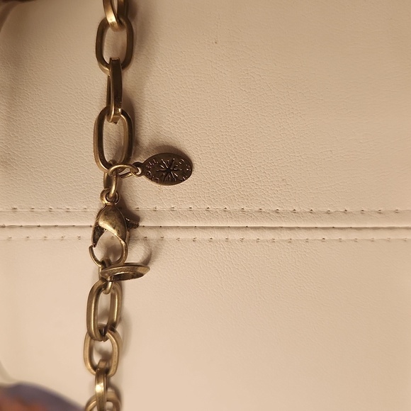 Elegant Gold and Pink Necklace - Picture 3 of 3